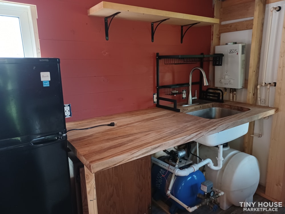 Tiny House- Solar, Kitchen, hardwood counters, ready to live off grid - Image 4 Thumbnail