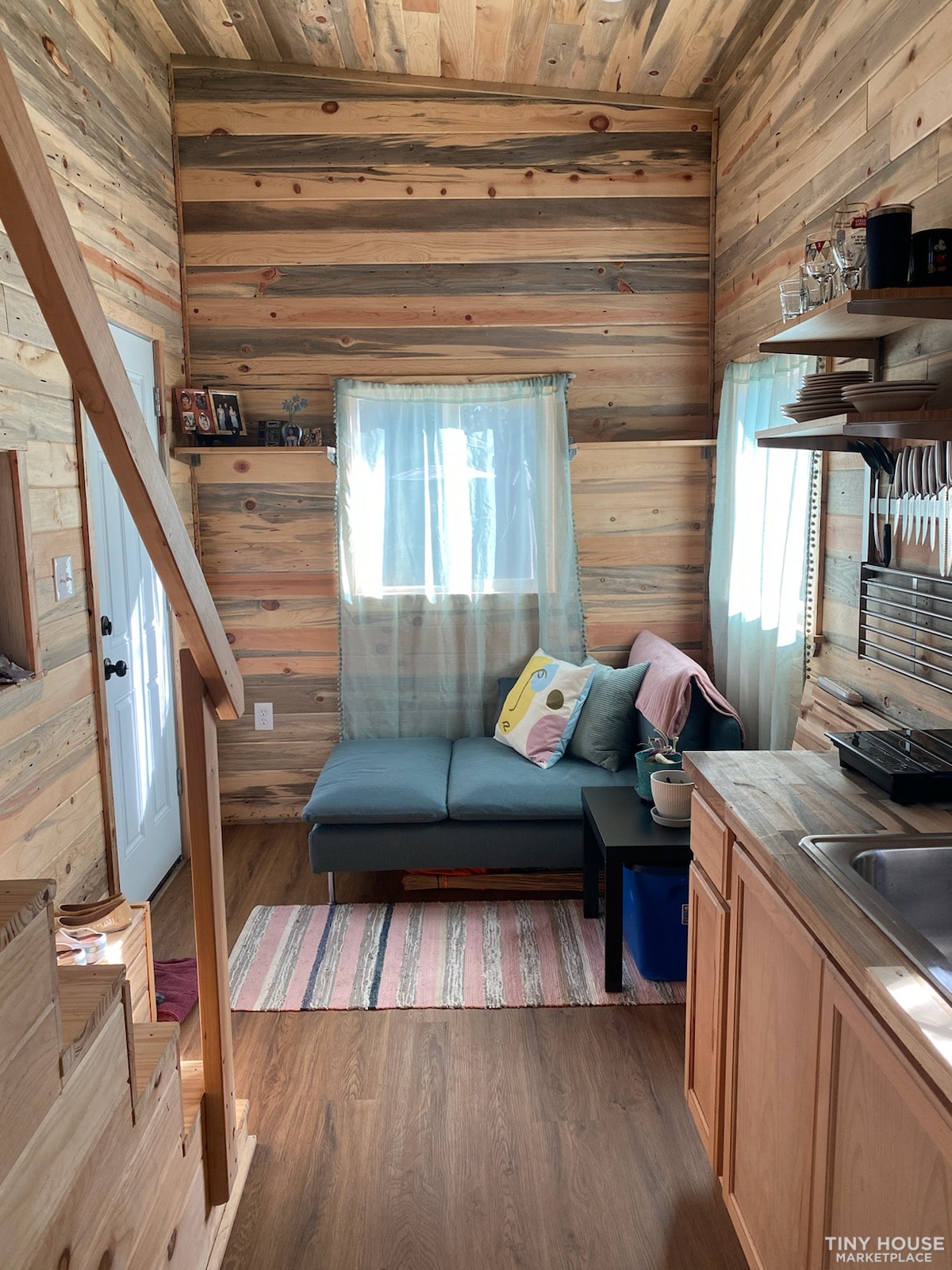 Tiny house w/loft furnished - Image 2 Thumbnail