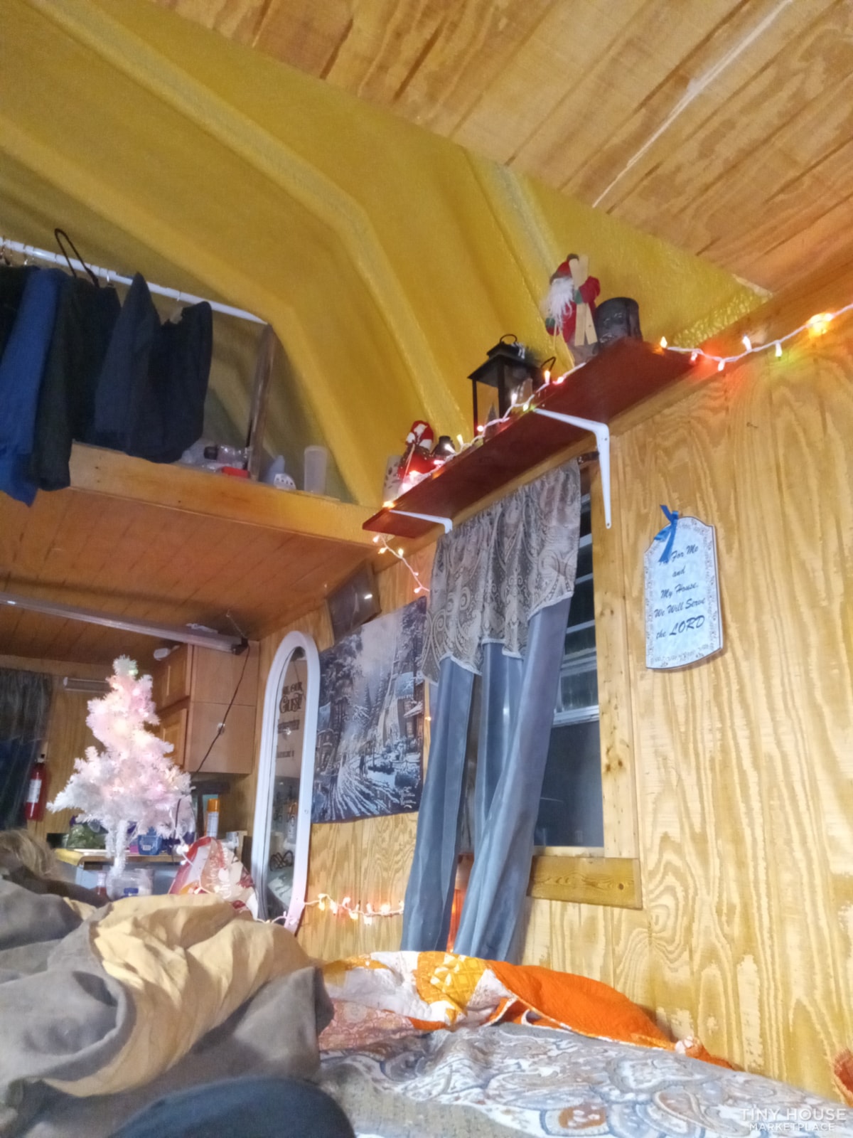Tiny house with double lofts - Image 2 Thumbnail