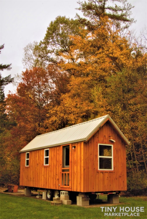Tiny House with First Floor Bedroom - Image 3 Thumbnail