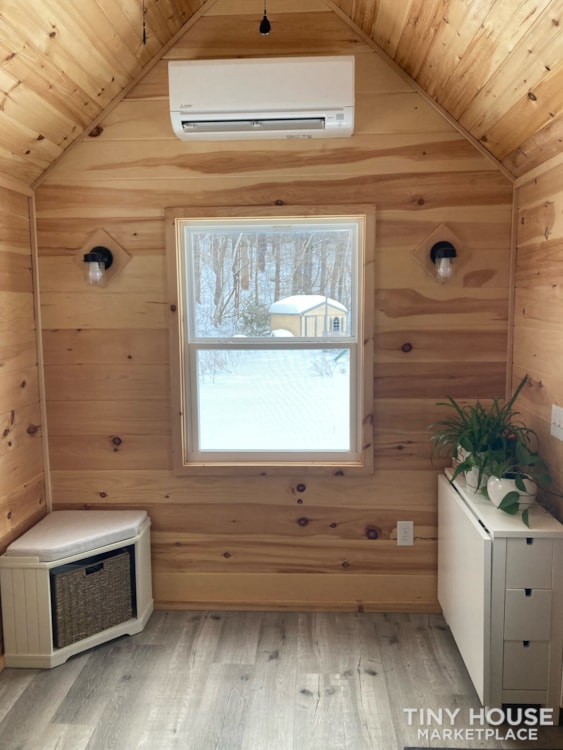 Tiny House with First Floor Bedroom - Image 4 Thumbnail