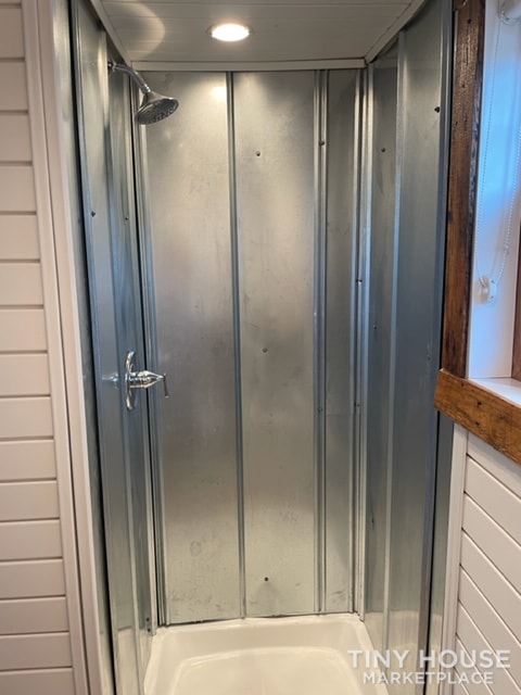 Tiny House with Tall Ceilings - Image 4 Thumbnail
