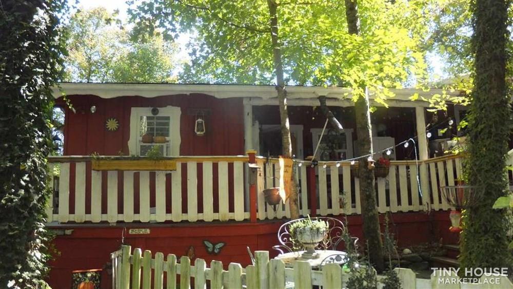 Tiny off grid house on 3/4 Acre in Smoky Mountains - Image 2 Thumbnail