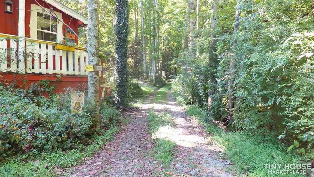 Tiny off grid house on 3/4 Acre in Smoky Mountains - Image 3 Thumbnail