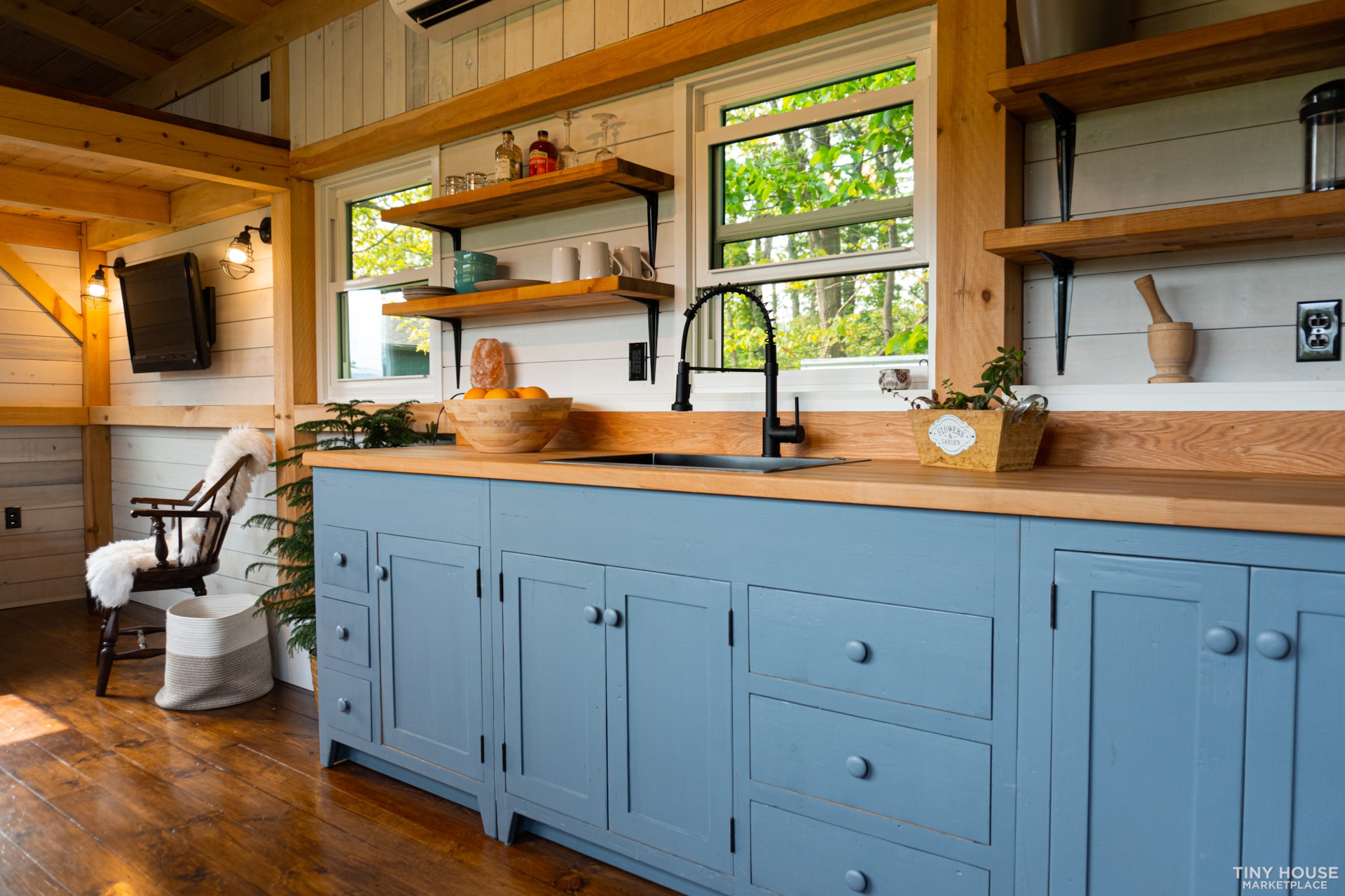 Tiny Timbers PA "Sister" Tinyhouse Millheim PA - Image 3 Thumbnail