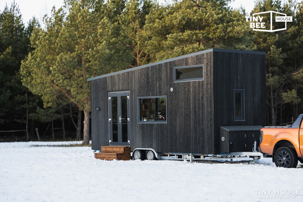 Tinybee House / Micro House / Tiny House / Studio on wheels