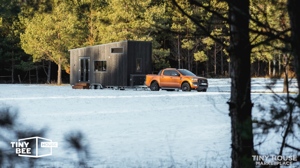Tinybee House / Micro House / Tiny House / Studio on wheels - Image 2 Thumbnail