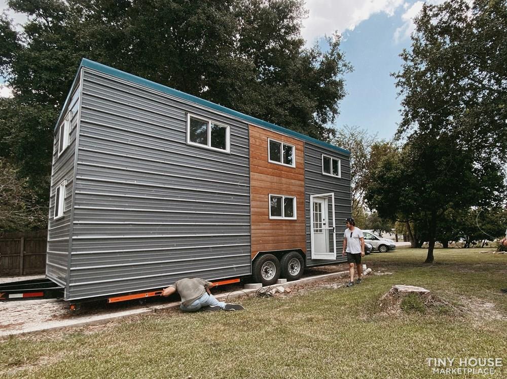 24ft Luxury tiny house on wheels - Image 1 Thumbnail