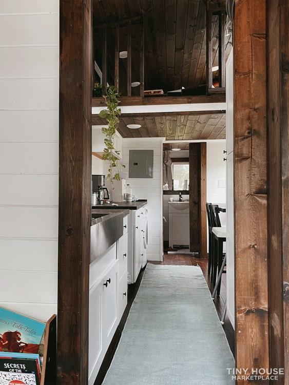 24ft Luxury tiny house on wheels - Image 3 Thumbnail