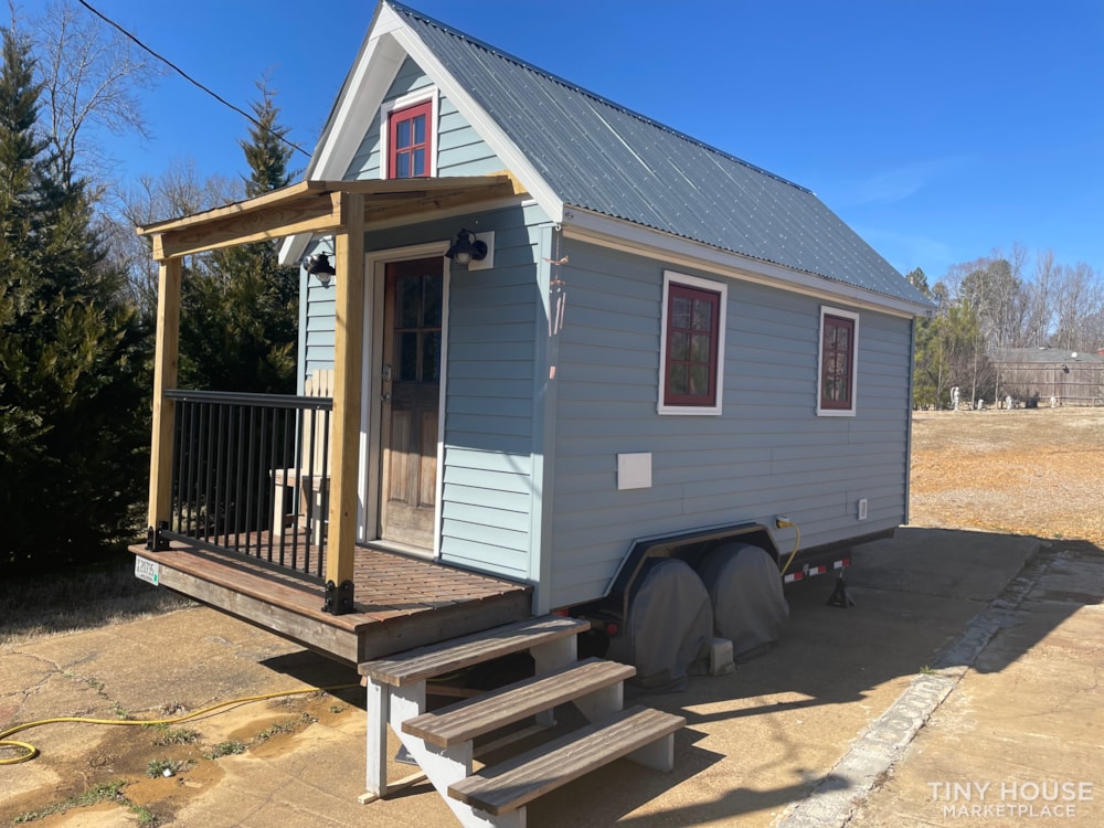 Turnkey Beautiful Blue Tiny house on wheels waiting for you! - Image 1 Thumbnail