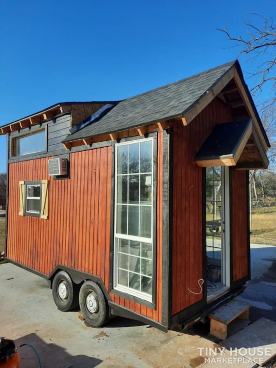 Two sleeping area tiny home 