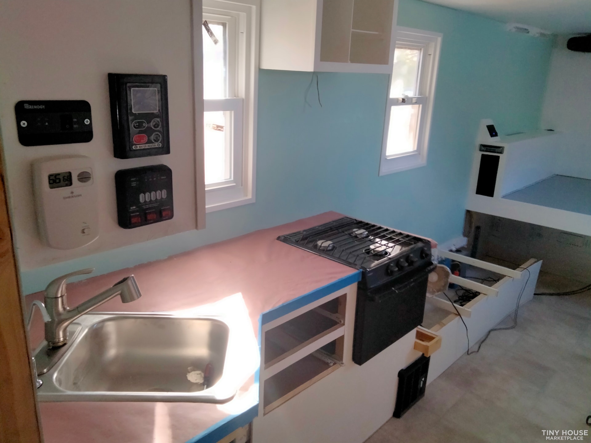 Ultralight On/Off Grid Solar Cabin - Image 4 Thumbnail