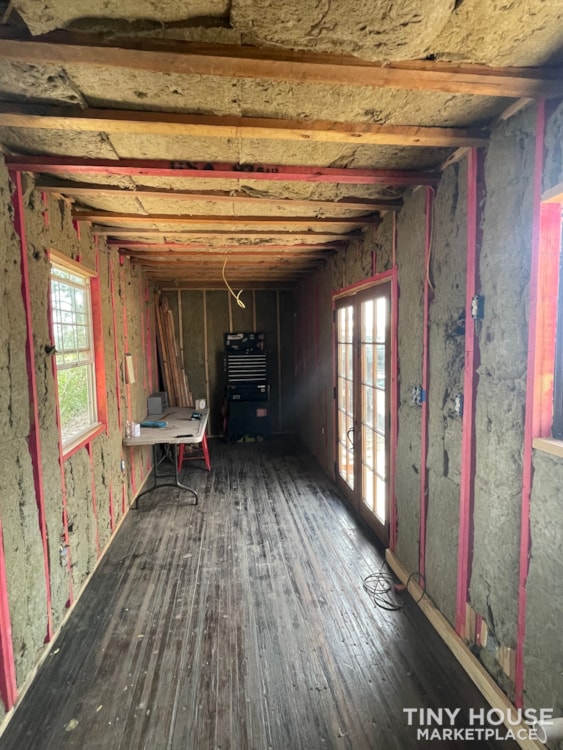 Unfinished shipping container house - Image 2 Thumbnail