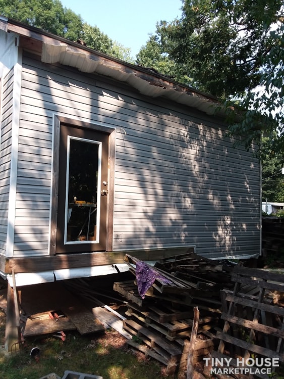 Unfinished tiny house - Image 4 Thumbnail