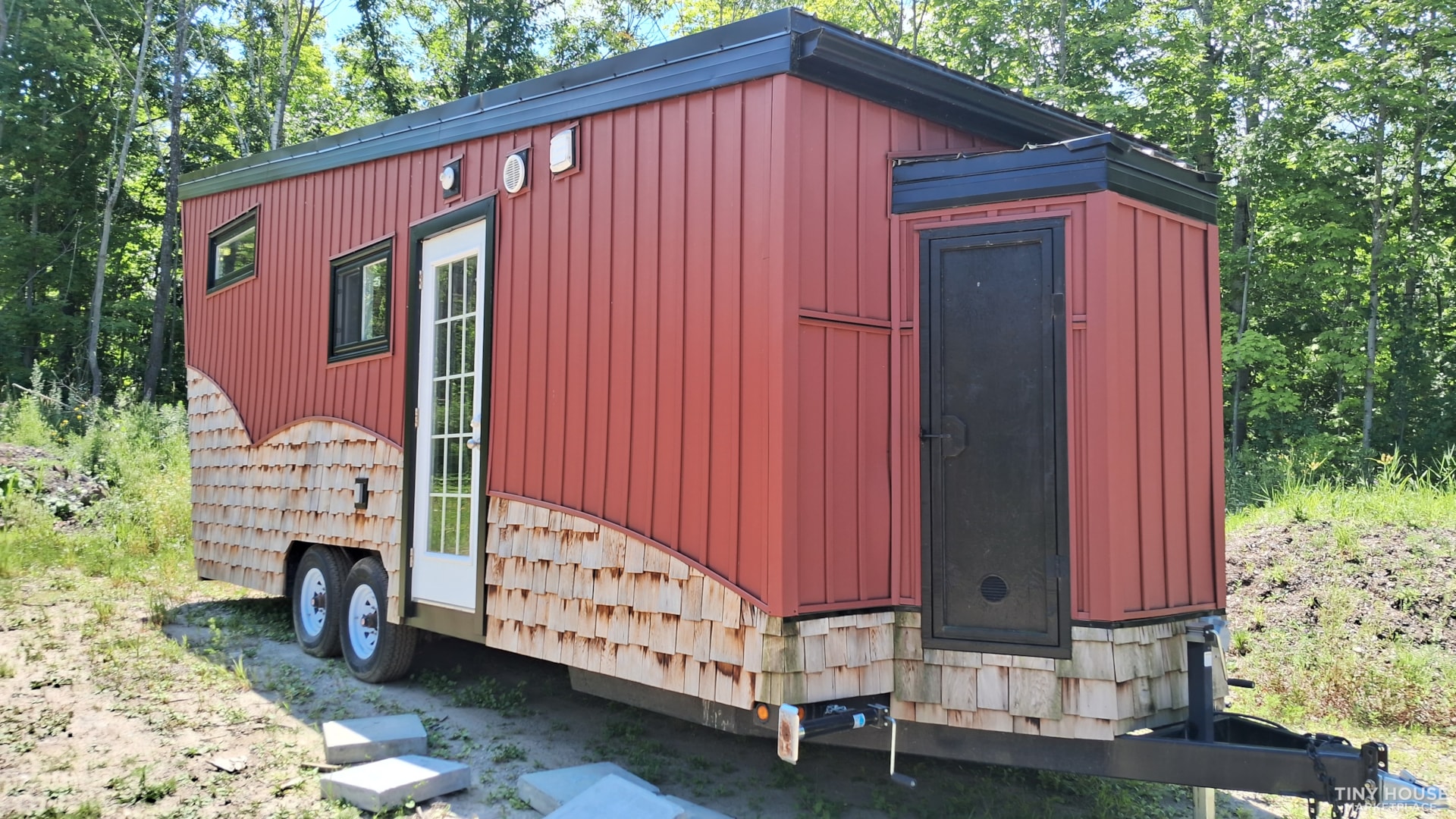 Unique 24 ' Tinyhome - Image 2 Thumbnail