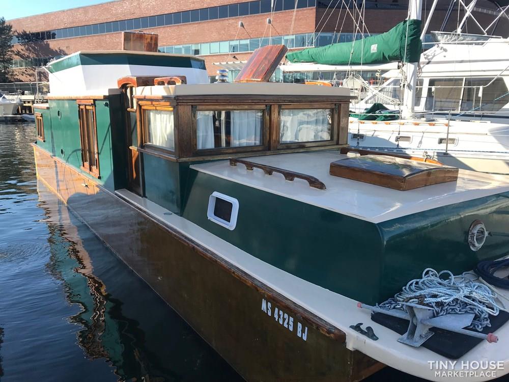 Unique Floating Tiny Home in Boston - Image 4 Thumbnail
