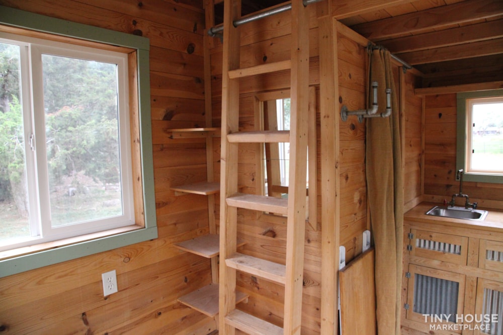 Unique Tiny House on Wheels - Image 1 Thumbnail
