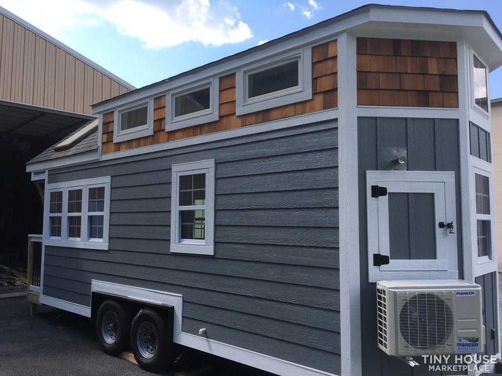 REDUCED! Unbelievable price on this 20’ Craftsman Style Tinyhouse  - Image 3 Thumbnail
