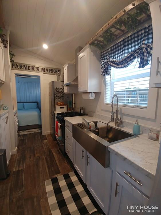 Upscale Clayton Park Model in Austin Texas Tiny Home Community  - Image 3 Thumbnail