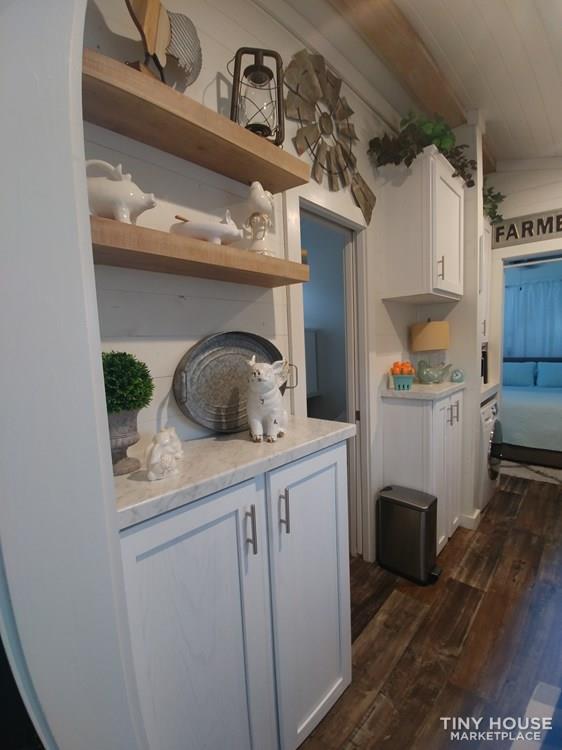 Upscale Clayton Park Model in Austin Texas Tiny Home Community  - Image 4 Thumbnail