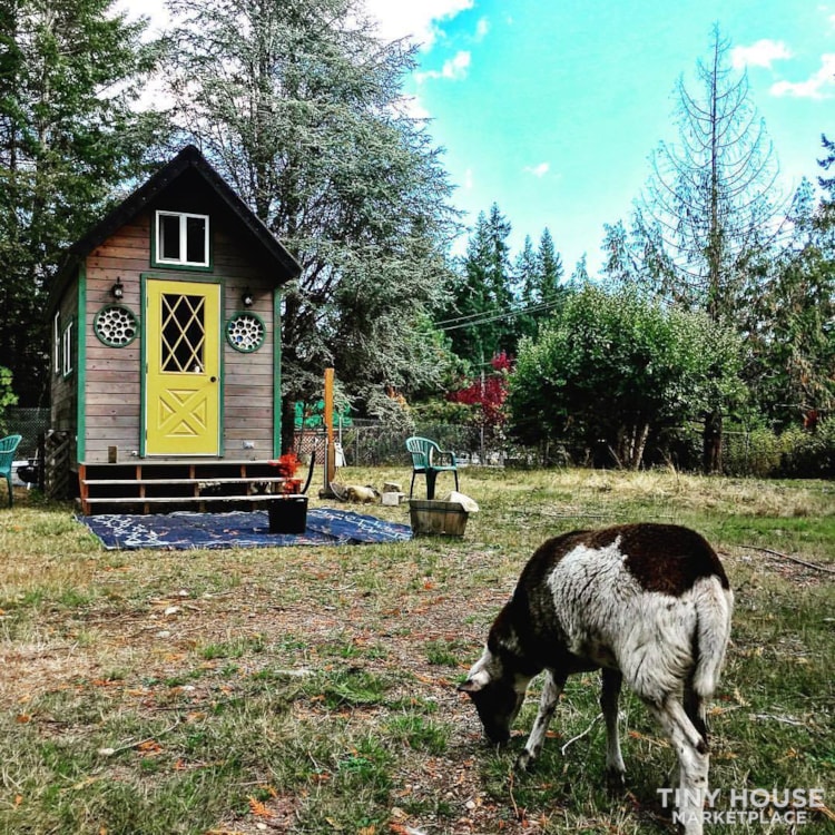 Varekai: A Hand Built Cozy Tiny Home - Image 4 Thumbnail