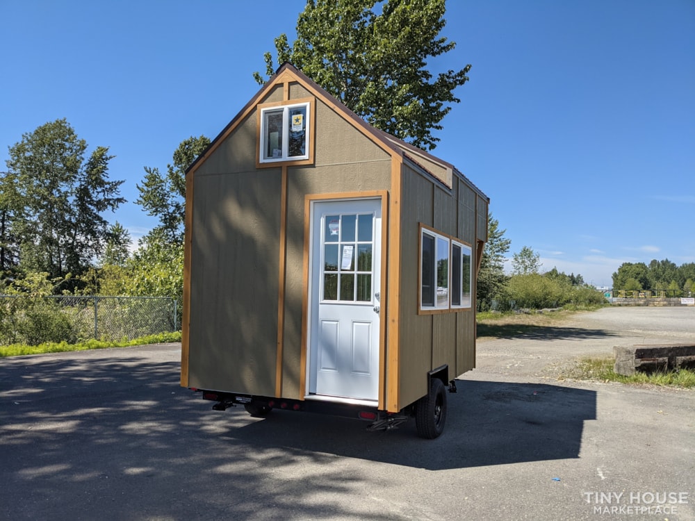 Very Special 12x8 Tiny House - Image 3 Thumbnail