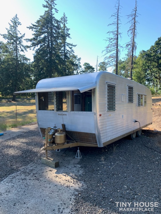 Vintage Boles Aero Tiny Home on Wheels - Image 2 Thumbnail