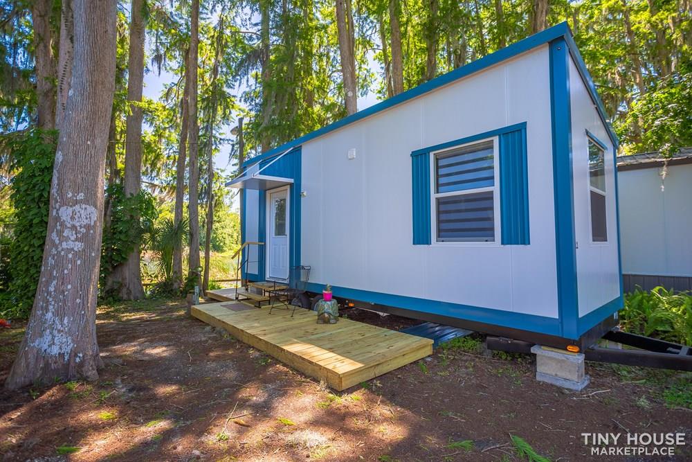 Waterfront Tiny House in Central Florida. Fully Furnished. 250 sq ft. No Loft.