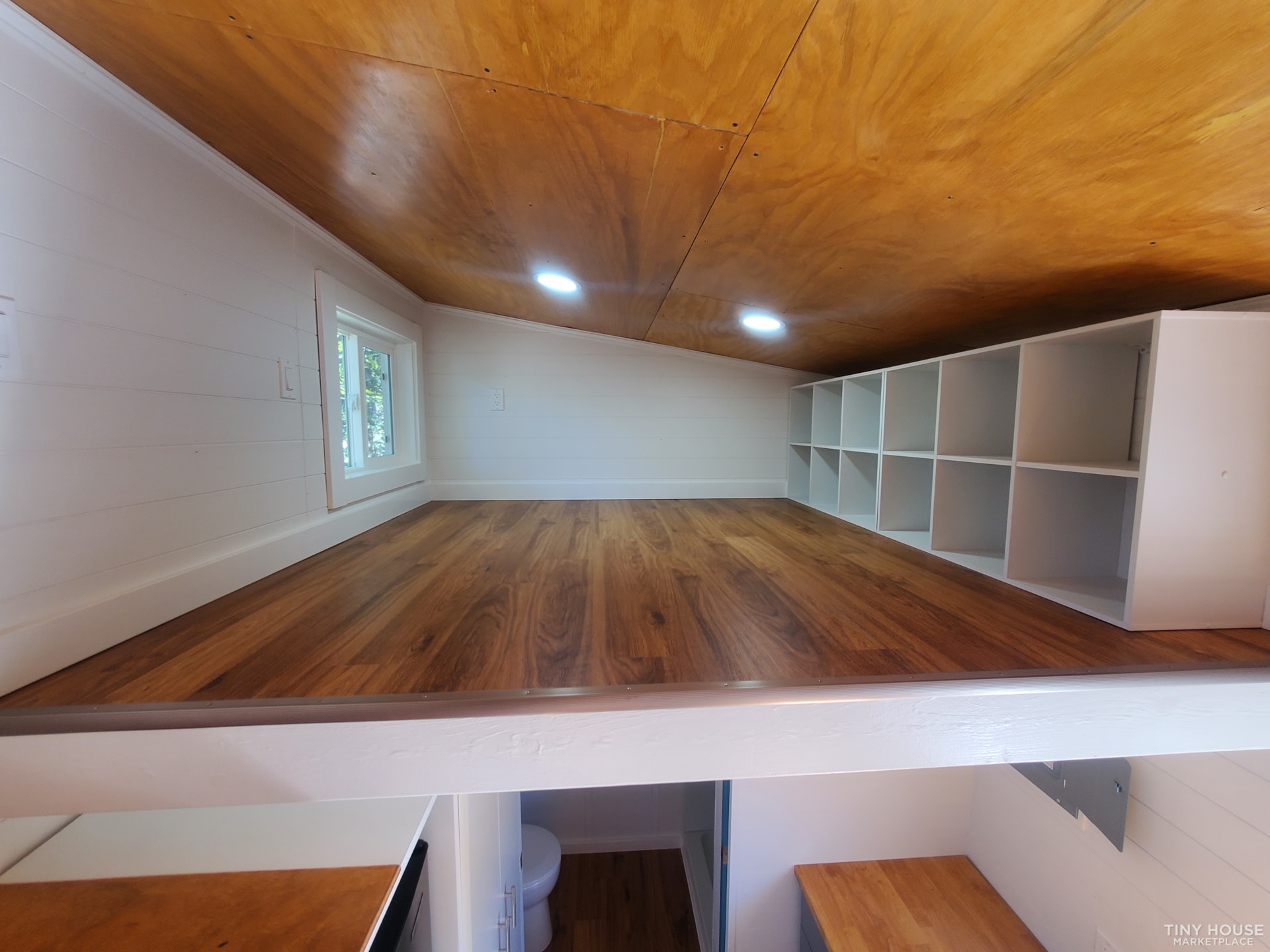Charming Tiny House on Wheels: Your Gateway to Cozy, Sustainable Living - Image 3 Thumbnail
