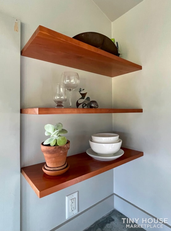 Wild Olive Tiny House - Modern, Off Grid, Lots of Natural Light - SALE PENDING - Image 4 Thumbnail