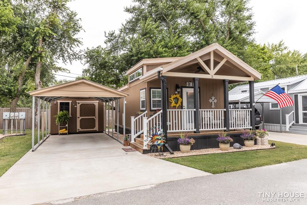 Wonderfully Finished Tiny Home in a Great Community! - Image 1 Thumbnail