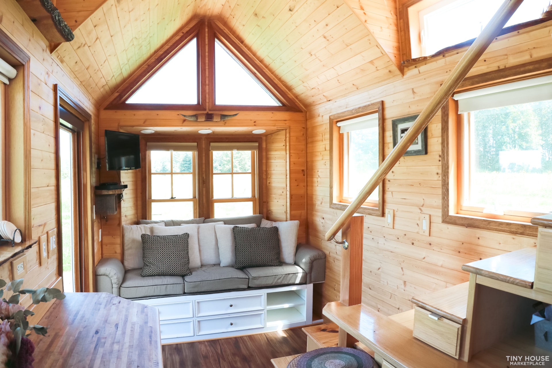 Wood Crafted 24’ custom built Tiny House - Image 4 Thumbnail