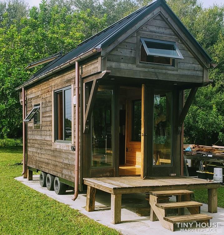 Wood Lovers Dream Tiny House - Image 1 Thumbnail