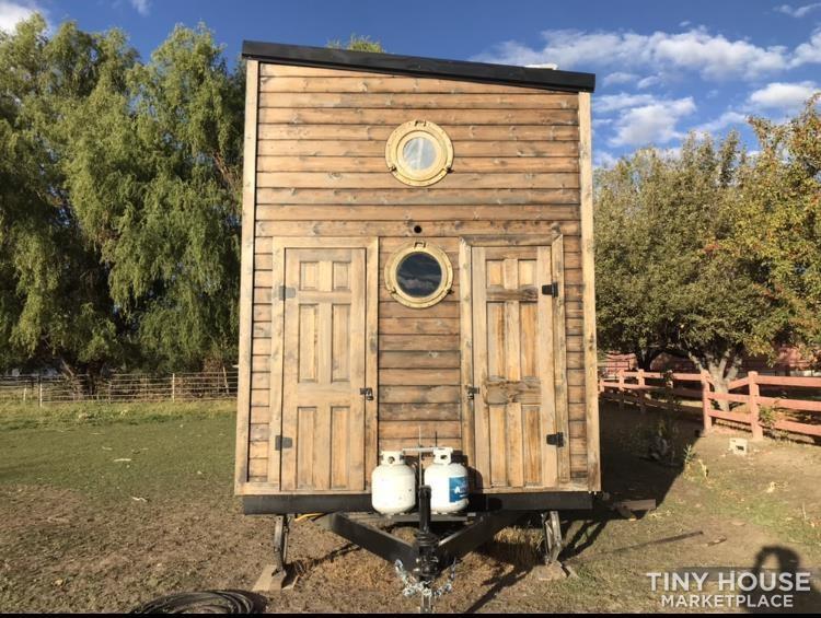 YOU WONT FIND A BETTER DEAL FOR A COMPLETED TINY HOUSE OF THIS SIZE - Image 3 Thumbnail