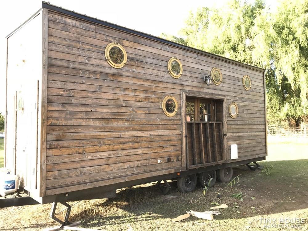 YOU WONT FIND A BETTER DEAL FOR A COMPLETED TINY HOUSE OF THIS SIZE - Image 2 Thumbnail