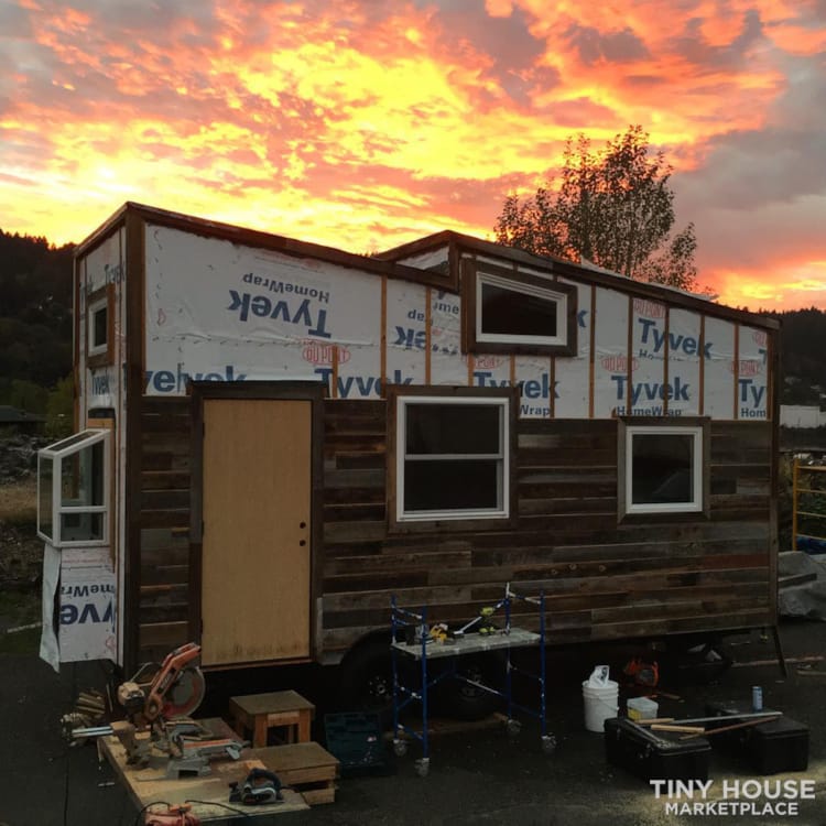 Zig Zag Tiny House - Custom-designed, craftsman-built tiny house - Now For Sale - Image 4 Thumbnail