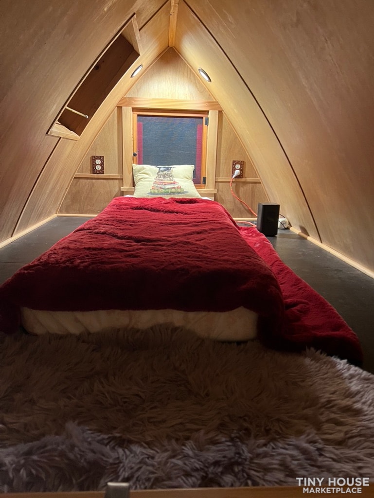 Zyl Vardos Fortune Cookie Tiny House - Image 4 Thumbnail